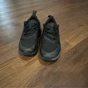 Nike Black Sneakers with Breathable Mesh and Sleek Design